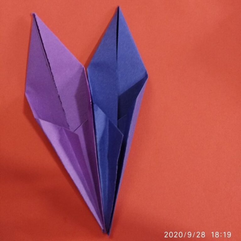 How to Make a Paper Lily - DIY Paper Flowers - SchoolMyKids