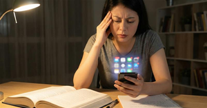 Why Experts Are Warning Against Studying on Phones