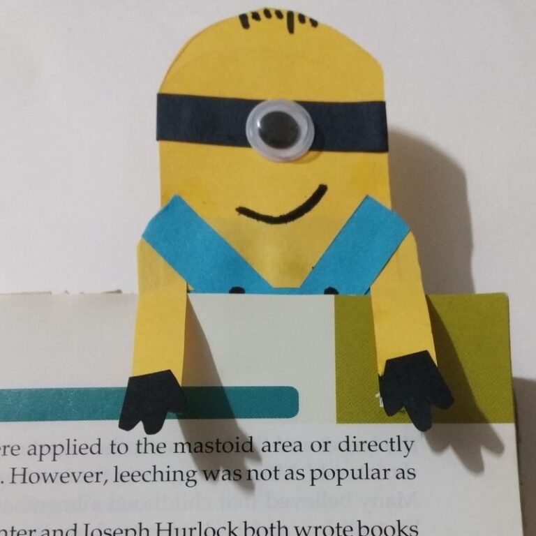 Easy and Fun to Make Minion Bookmarks SchoolMyKids