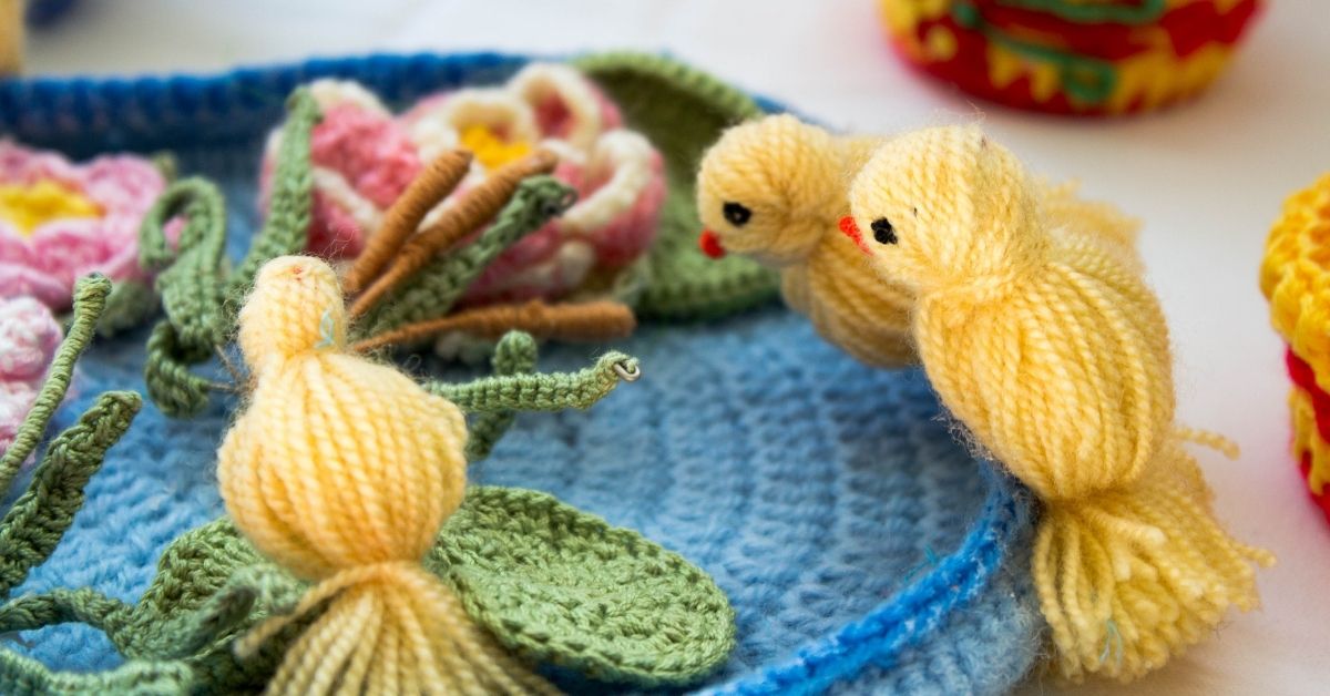 DIY Woollen Birds Wall Hanging for Home